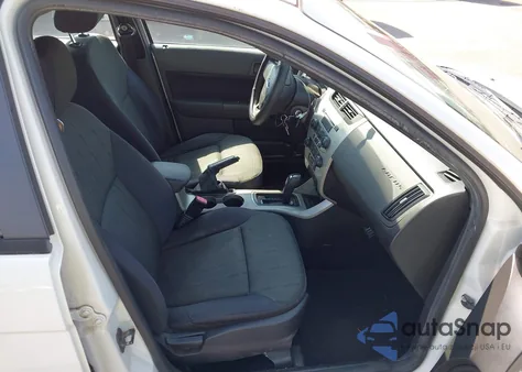 2011 Ford Focus Se z USA, uszkodzony, nr VIN 1FAHP3FN1BW198323